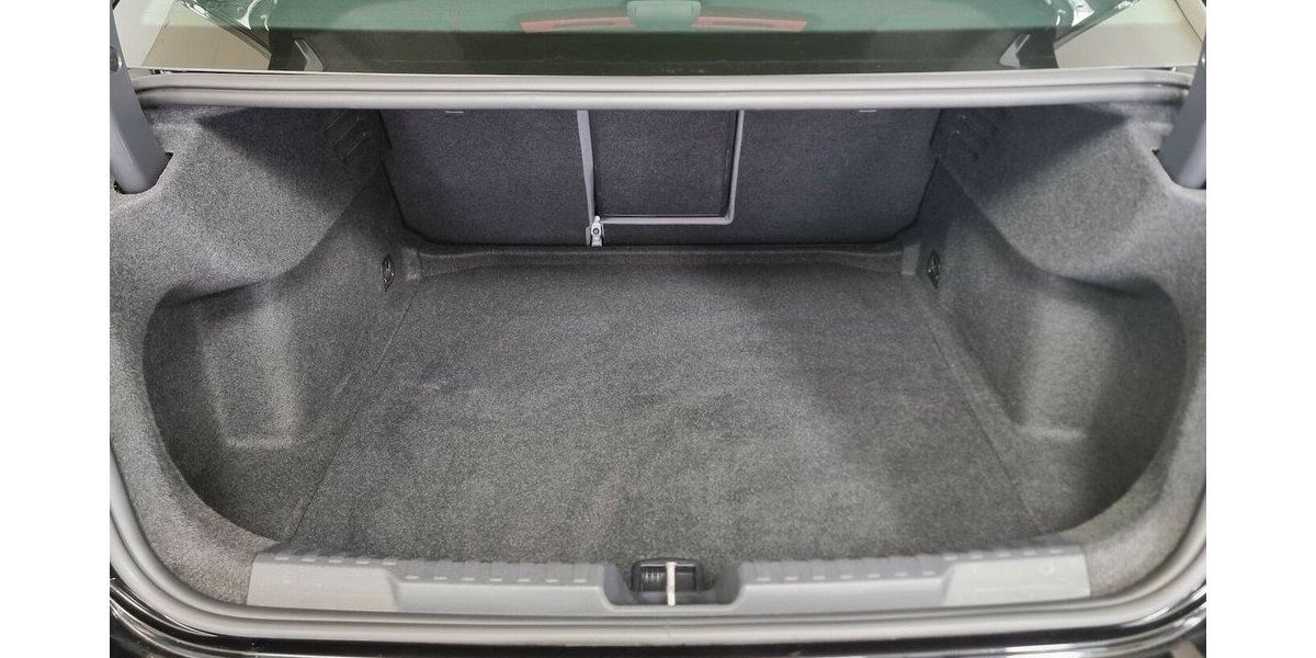 Audi A3 30TFSI limo Navi Leder Digital VIC Kamera LED 66.400 km 21.450 € Garrel 49681