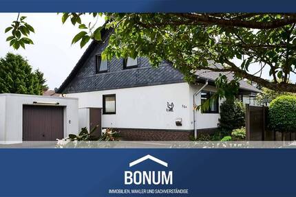 Freistehendes 1-2 FHS auf ca. 750 qm Sonnengrundstück in 2. Reihe inkl. 2 Garagen 6 zimmer