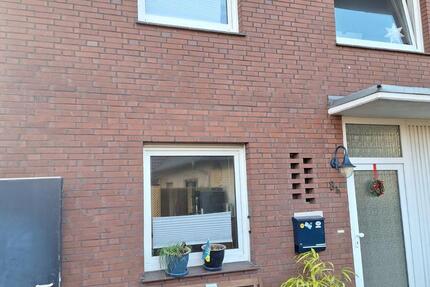 Haus Hude (Oldenburg) - 4 Zimmer, 115 m&sup2;, 960&euro; | Angebot:24670970