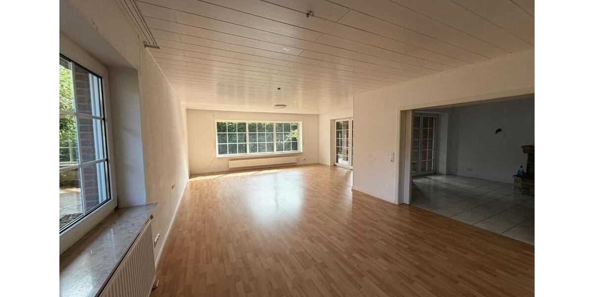Einfamilienhaus Rastede - 9 Zimmer, 254 m&sup2;, 645.000&euro; | Angebot:26943893