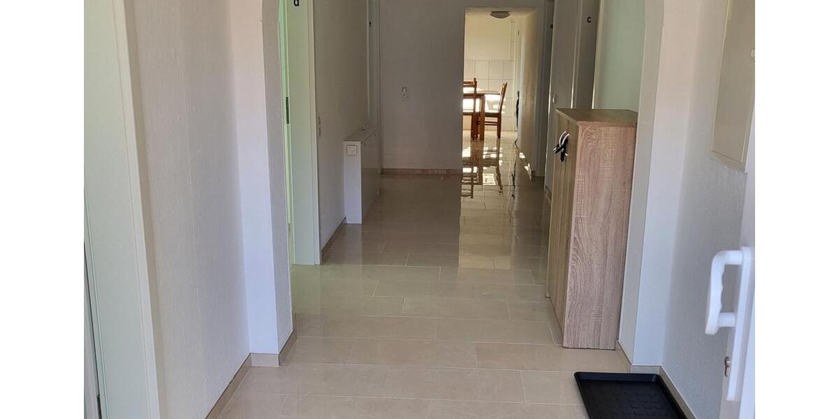 5 ZIMMER KÜCHE BAD IM ZENTRUM, PKW, ABTELLRAUM 5 MIN. ZUM BAHNHOF zimmer