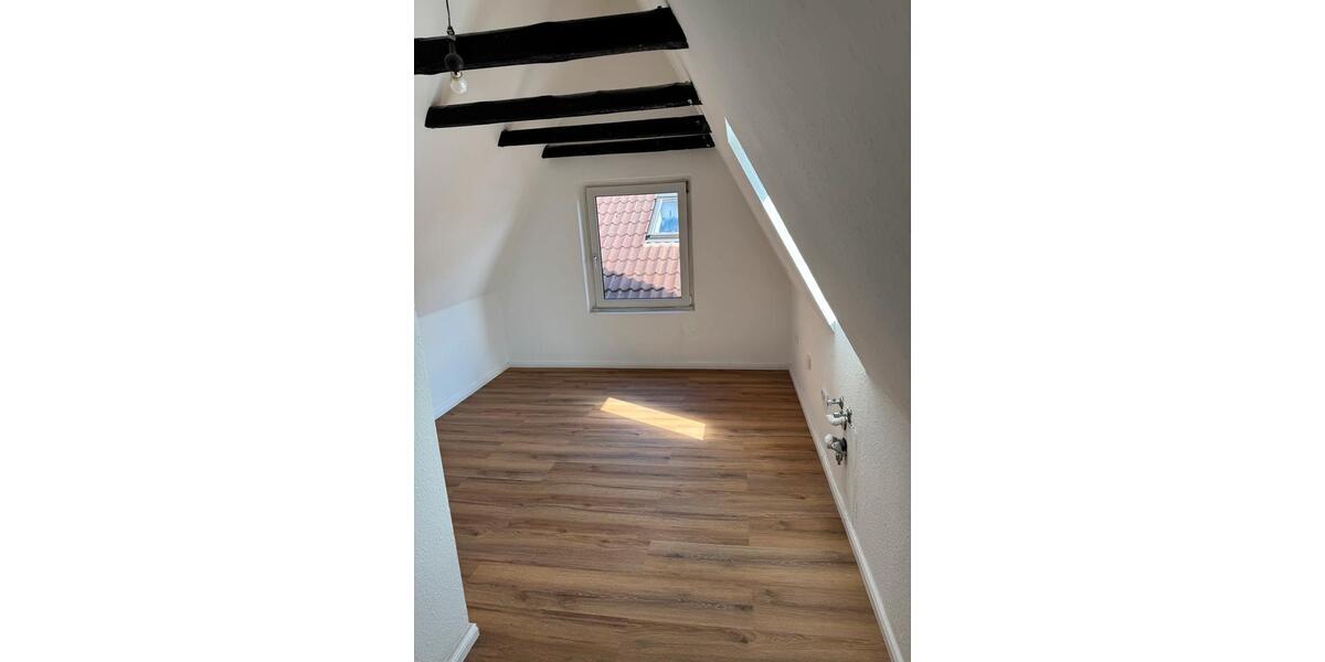 Dachgeschoßwohnung Oldenburg Ziegelhof - 3 Zimmer, 93 m&sup2;, 875&euro; | Angebot:26234885