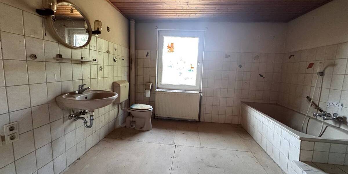 Einfamilienhaus Wardenburg / Achternmeer Westerholt - 6 Zimmer, 189 m&sup2;, 300.000&euro; | Angebot:25799061