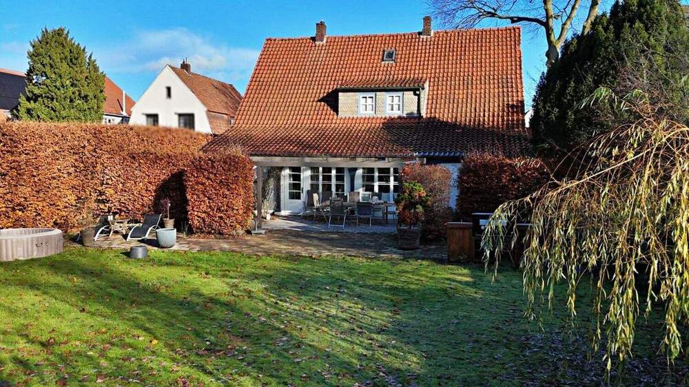 Einfamilienhaus Delmenhorst Mitte - 6 Zimmer, 230 m&sup2;, 739.000&euro; | Angebot:25798701