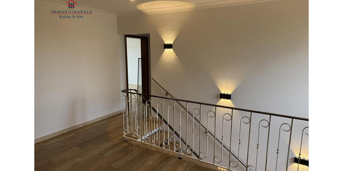 Doppelhaushälfte Friesoythe - 7 Zimmer, 233 m&sup2;, 1.500&euro; | Angebot:26247200