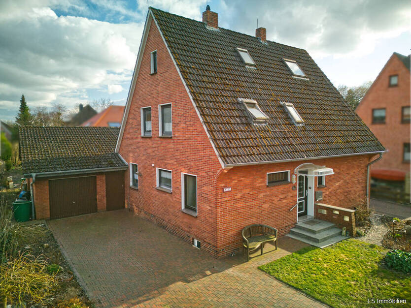 Einfamilienhaus in Eversten , Potenzial für Sanierung oder Neubau mit GFZ 0,8, 4 Wohneinheiten
