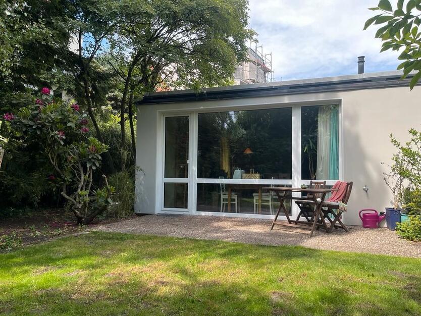 2 Zi- Bungalow für Gartenliebhaberin zentral Nähe Pferdemarkt