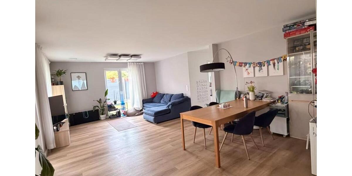 Erdgeschoßwohnung Oldenburg Bürgeresch - 4 Zimmer, 155 m&sup2;, 1.950&euro; | Angebot:26594425