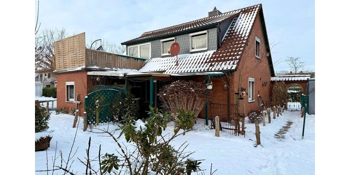 Einfamilienhaus zur Miete, mit Garage, Carport und kl. Werkstatt 6 zimmer