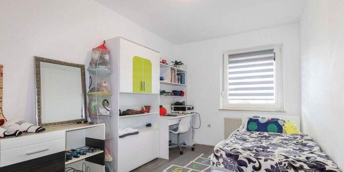 Ideal fu?r Familien - Vollsta?ndig renoviert & energieeffizient! 6 zimmer