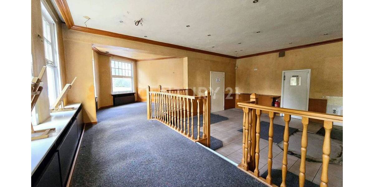 Gewerbeobjekt Varel - 6 Zimmer, 229.500&euro; | Angebot:25696195