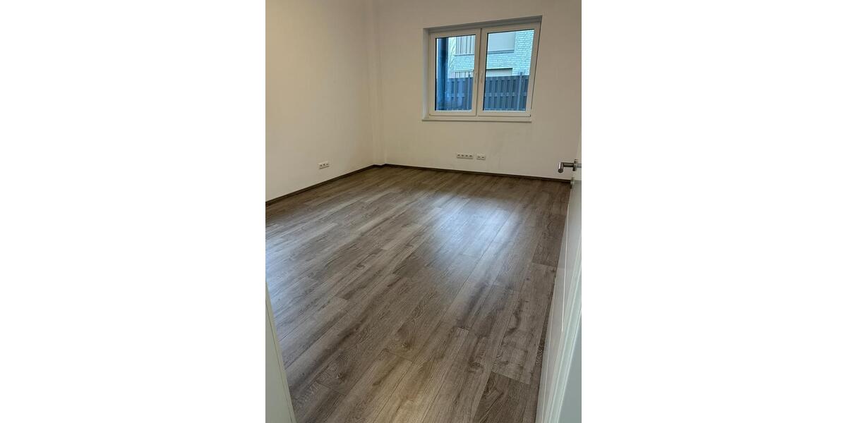 Büroraum (18 m2) am Stadtrand von Oldenburg (Petersfehn I) - TOP! zimmer