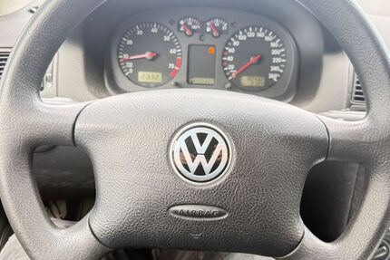 VW Golf 91.000 km 2.650 &euro; Hatten 26209