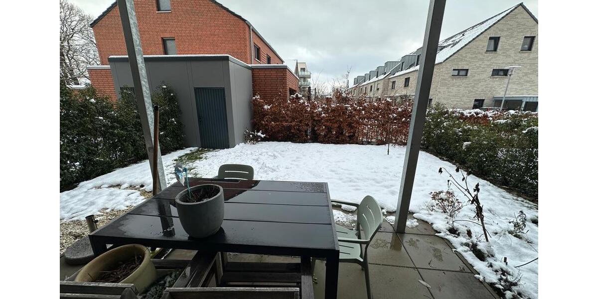 Lichtdurchflutete 2(ggf.3)-Zimmer-Wohnung mit Carport und Garten 2 zimmer