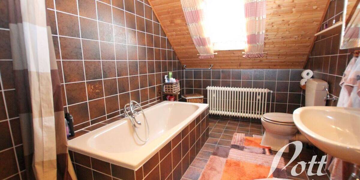 Doppelhaushälfte Edewecht - 3 Zimmer, 121 m&sup2;, 295.000&euro; | Angebot:25995756