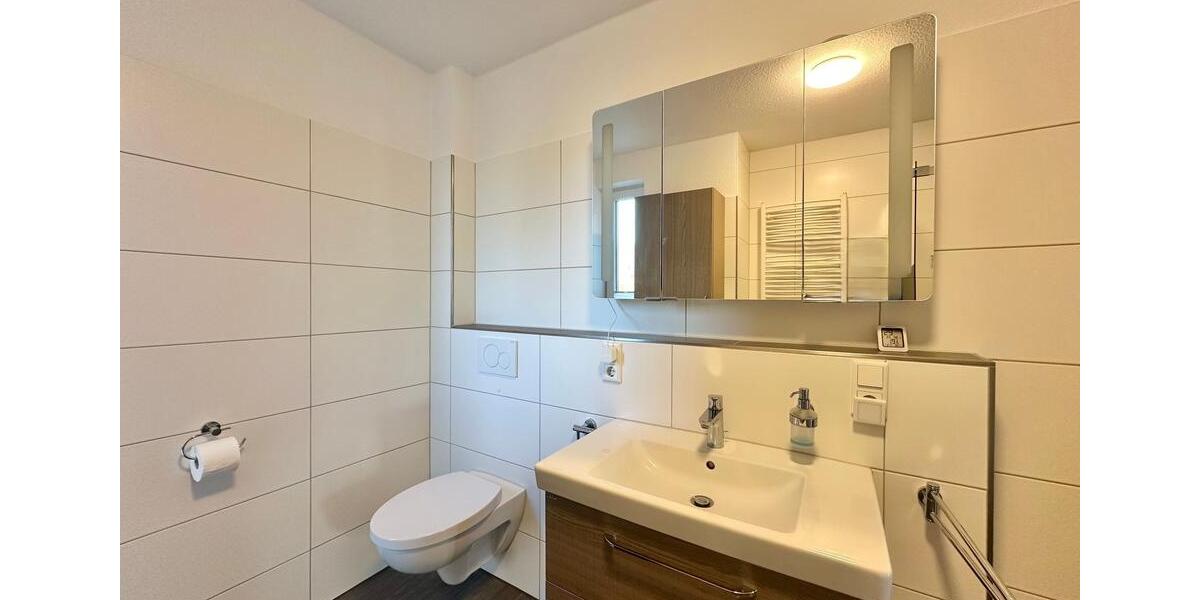Dachgeschoßwohnung Bad Zwischenahn - 3 Zimmer, 109 m&sup2;, 1.250&euro; | Angebot:24682467