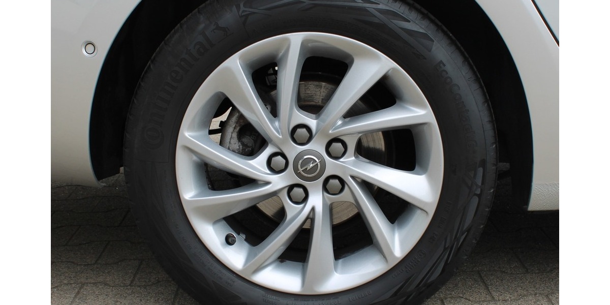 Opel Astra SportsTourer Autom. ELEGANCE 1.HD SHZ/BOSE 70.653 km 14.990 &euro; Hatten 26209