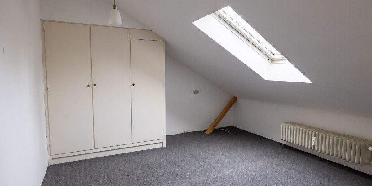 *** 3 WE - 1 WE frei - 2 vermietet - BELIEBTE LAGE in GUTER NACHBARSCHAFT *** 7 zimmer