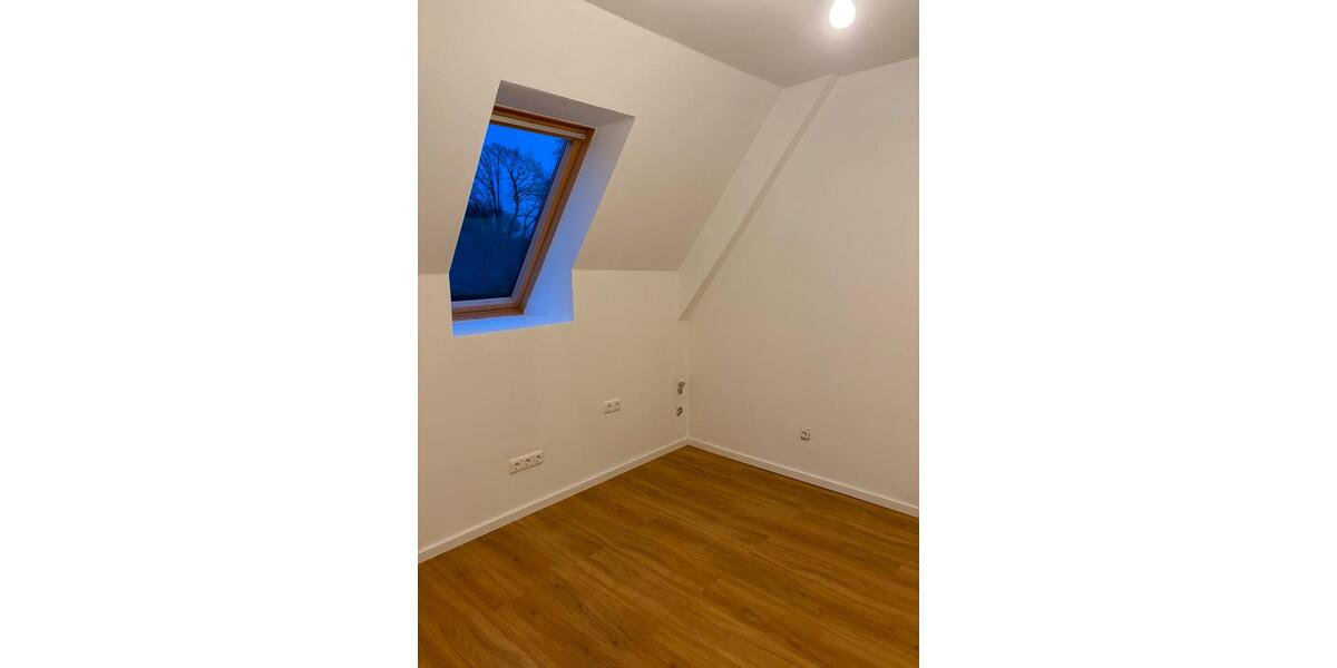 Dachgeschoßwohnung Friesoythe - 3 Zimmer, 110 m&sup2;, 650&euro; | Angebot:25380278