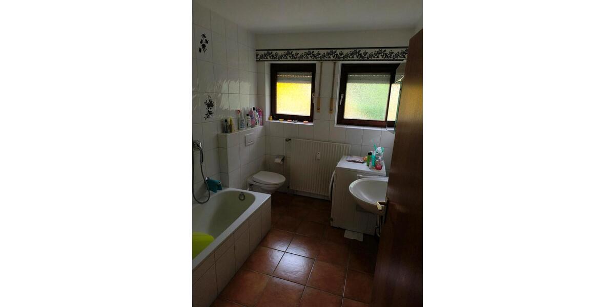 Einfamilienhaus mit 180 m2 Wohnfläche, voll unterkellert 7 zimmer