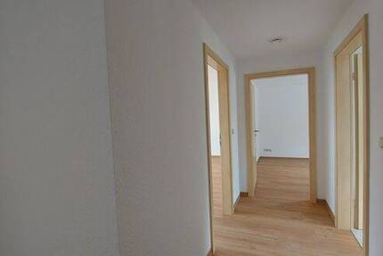 Helle 3-Raum-Wohnung mit Gartennutzung