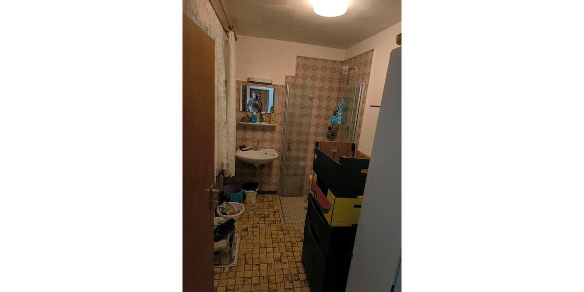 Einfamilienhaus mit 180 m2 Wohnfläche, voll unterkellert 7 zimmer