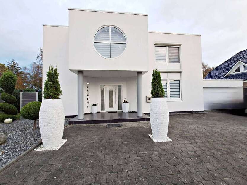 Haus zum Kaufen in Oldenburg 799.000 € 198.58 m²