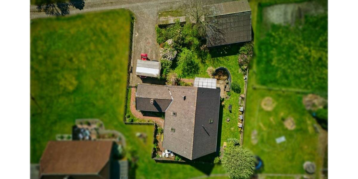 Mehrfamilienhaus, Wohnhaus Westerstede Linswege - 9 Zimmer, 186 m&sup2;, 269.000&euro; | Angebot:26359093