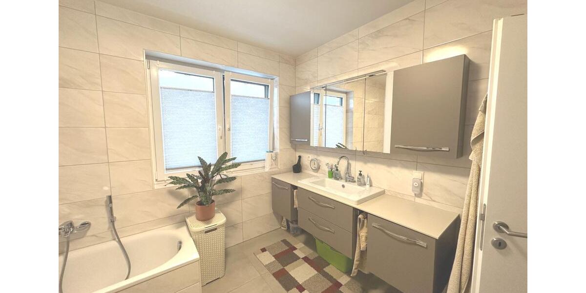 Reihenhaus Oldenburg Eversten - 5 Zimmer, 144 m&sup2;, 1.800&euro; | Angebot:24816573