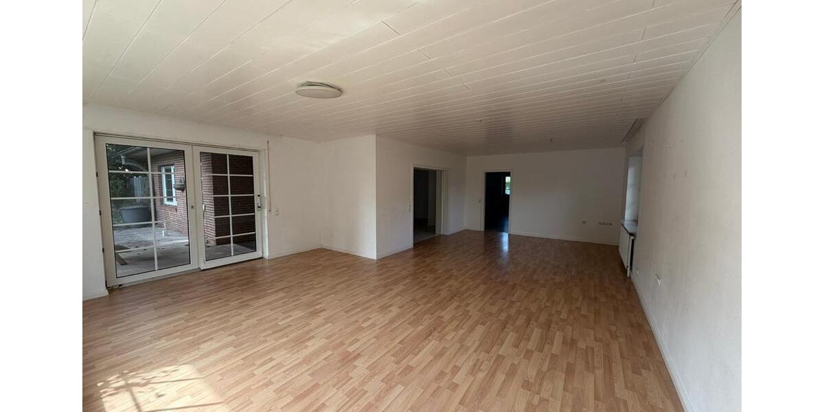 Einfamilienhaus Rastede - 9 Zimmer, 254 m&sup2;, 645.000&euro; | Angebot:26943893