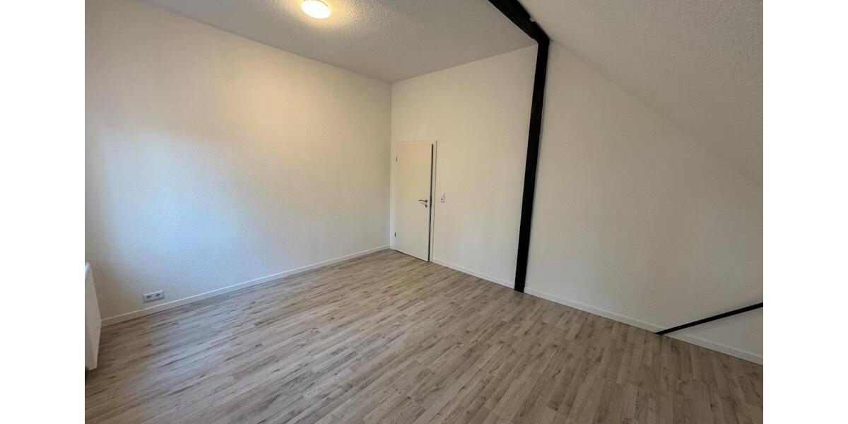 Etagenwohnung Jade - 2.5 Zimmer, 80 m&sup2;, 900&euro; | Angebot:26329684