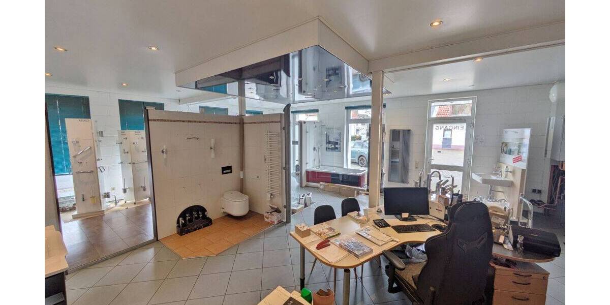 Baugrundstück mit Entwicklungspotential in guter Lage! zimmer