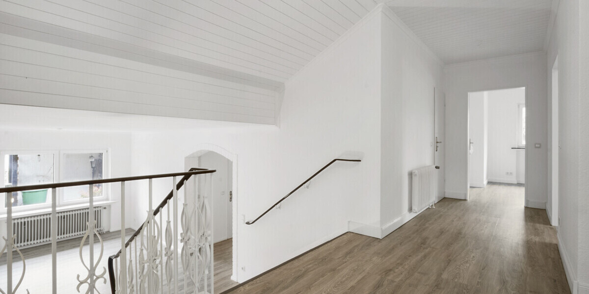 Ganderkesee-Schierbrok Renoviertes Einfamilienhaus in Feldrandlage mit Keller, Garage und EBK - Einfamilienhaus Ganderkesee | Angebot:26366702