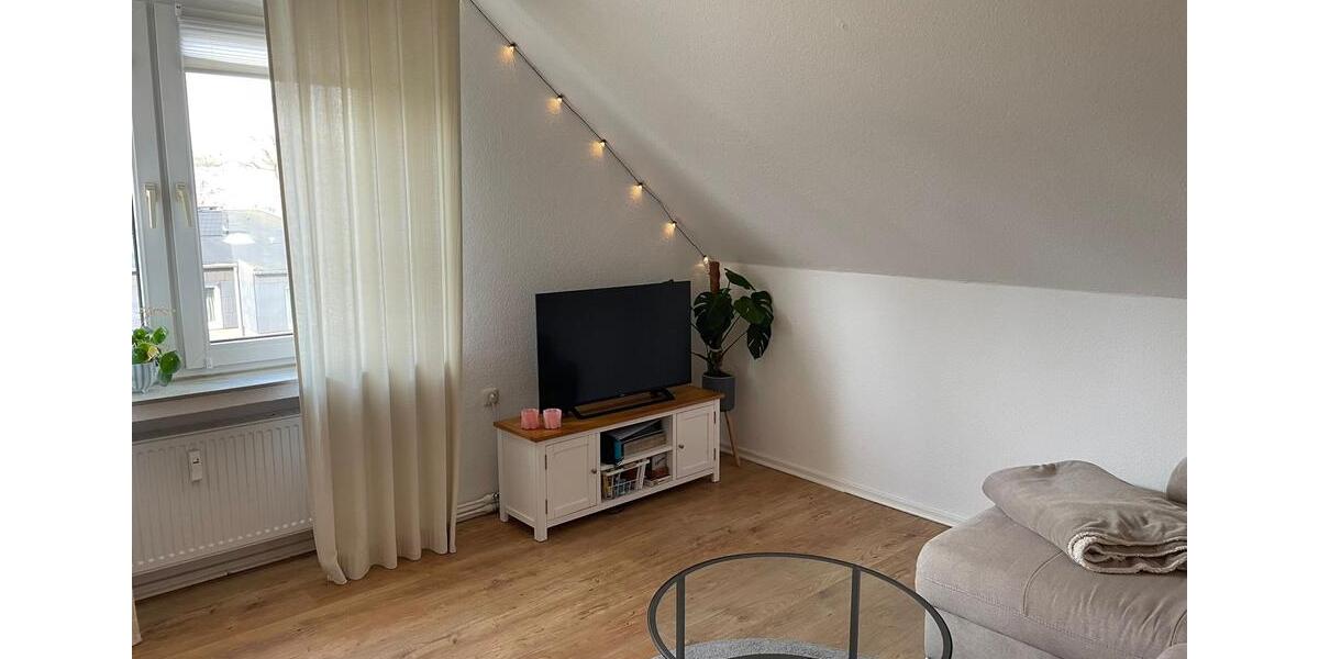 Dachgeschoßwohnung Oldenburg Eversten - 2.5 Zimmer, 58 m&sup2;, 800&euro; | Angebot:26268007