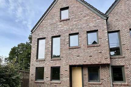 Haus zum Mieten in Edewecht Friedrichsfehn 1.920 € 137 m² 6 zimmer