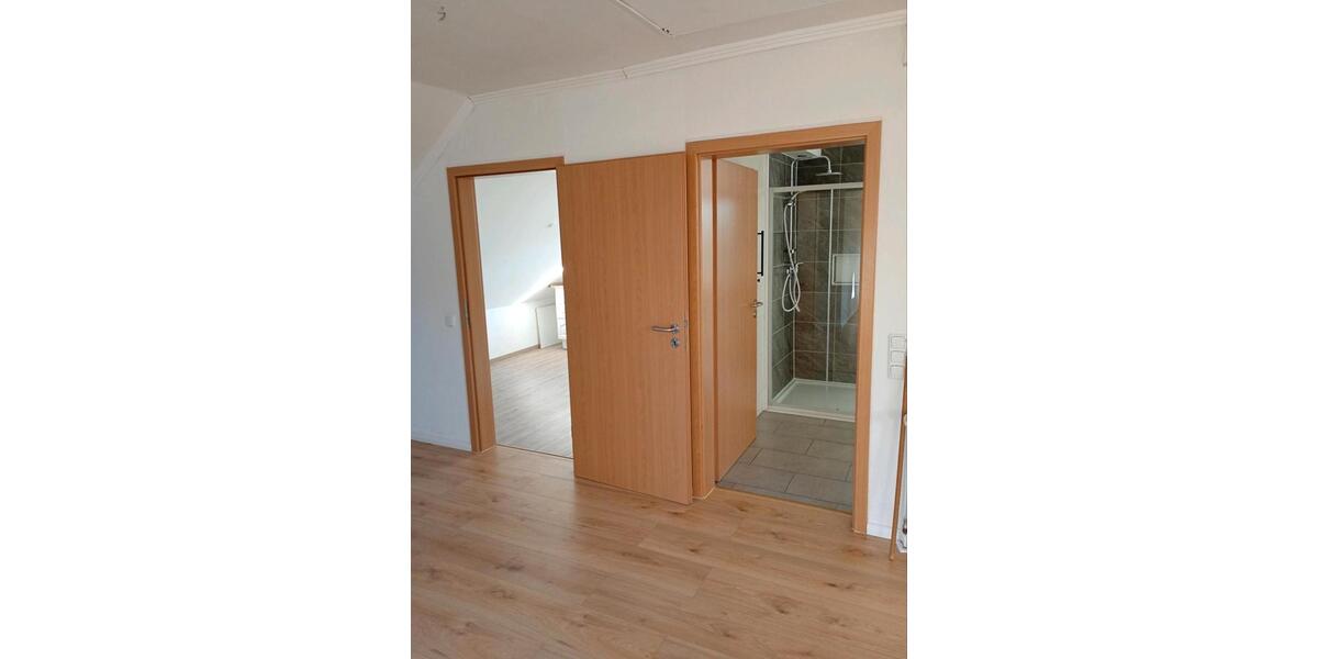 Dachgeschoßwohnung Großenkneten - 3 Zimmer, 90 m&sup2;, 945&euro; | Angebot:25323029