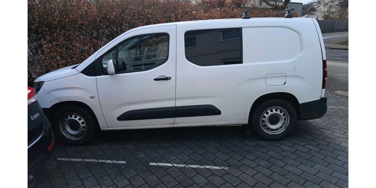 Opel Combo 95.000 km 12.100 &euro; Varel 26316