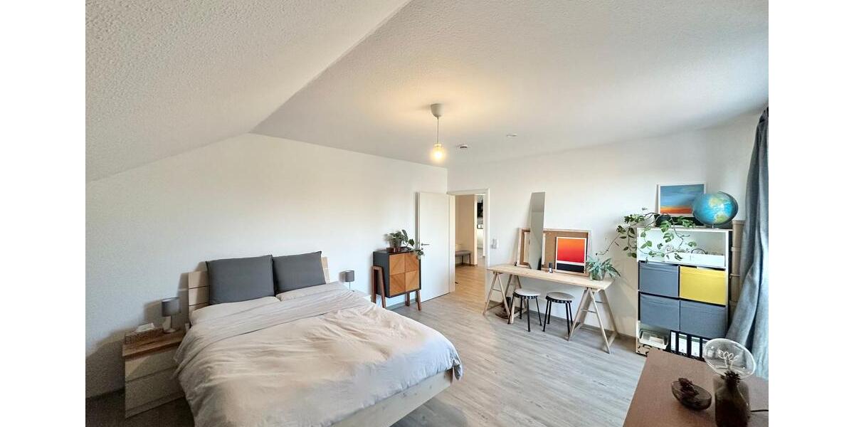 Dachgeschoßwohnung Bad Zwischenahn - 3 Zimmer, 109 m&sup2;, 1.250&euro; | Angebot:24682467