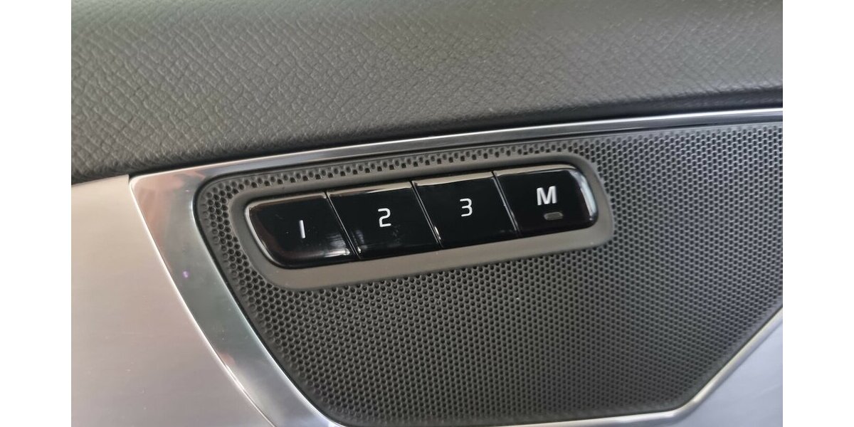 Volvo XC90 ThorsHammer Leder-Sport Memory APP AHK 7-Si 75.900 km 41.900 € Garrel 49681