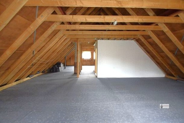 EFH für eine 4 köpfige Familie + Garage + Wintergarten + ausbaubares DG + Garten 3 zimmer