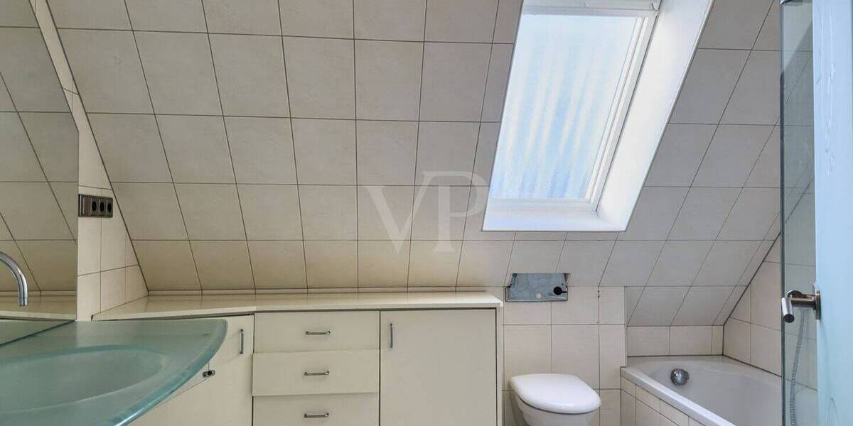 Mehrfamilienhaus, Wohnhaus Hatten Sandkrug I - 7 Zimmer, 229 m&sup2;, 469.000&euro; | Angebot:26930422