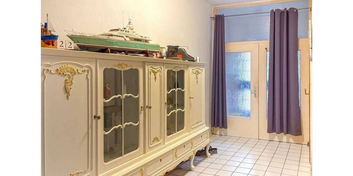 Mehrfamilienhaus, Wohnhaus Berne Ranzenbüttel - 7 Zimmer, 326 m&sup2;, 349.000&euro; | Angebot:25742327