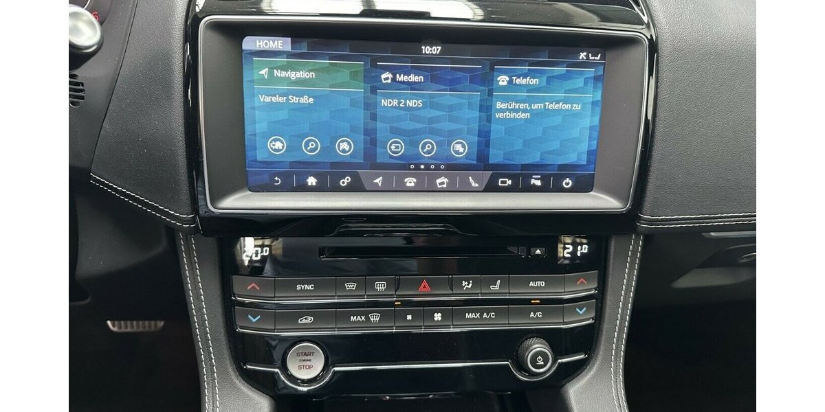 Jaguar F-Pace 3,0 D AWD R-Sport +AHK+Panorama+Navi+Kamera 92.200 km 28.990 € Jaderberg 26349