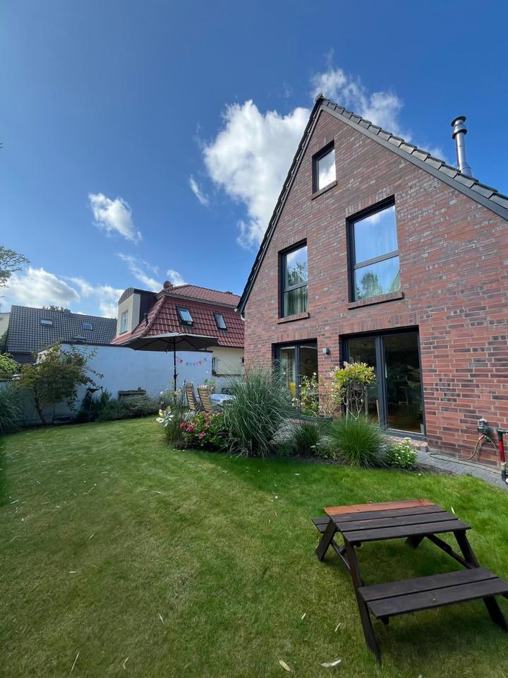 Modernes Einfamilienhaus in Oldenburg-Eversten – PV & Garten
