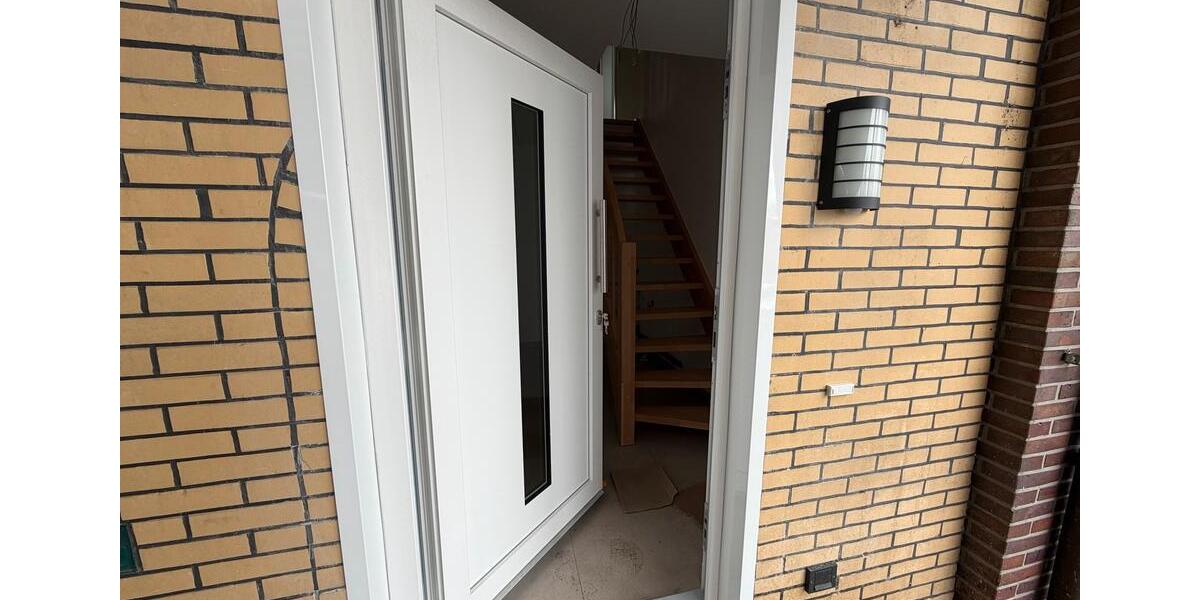 Dachgeschoßwohnung Rastede - 2.5 Zimmer, 120 m&sup2;, 1.200&euro; | Angebot:24572991