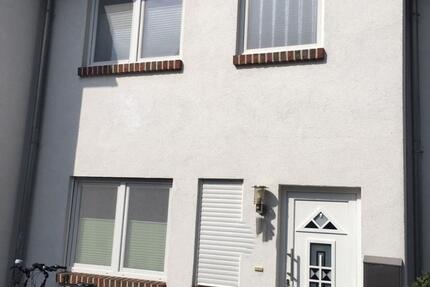 Haus Delmenhorst - 3 Zimmer, 100 m&sup2;, 810&euro; | Angebot:25452561