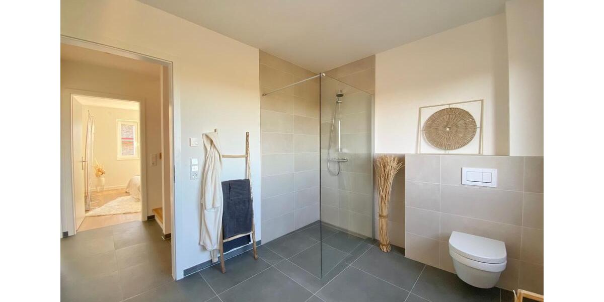 Reihenhaus Rastede - 5 Zimmer, 123 m&sup2;, 1.550&euro; | Angebot:24953116