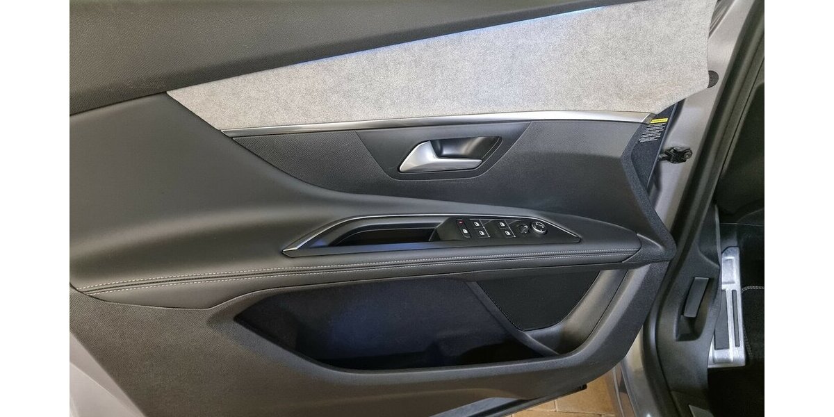 Peugeot 5008 GT LED APP SHZ Kamera Digital Navi 7-Sitzer 47.200 km 25.700 &euro; Garrel 49681