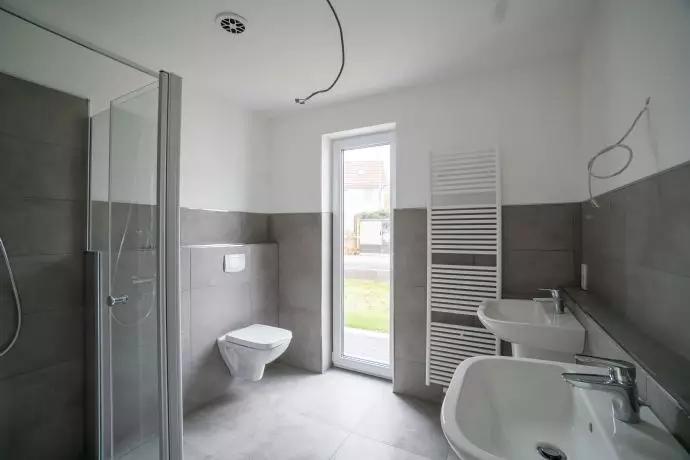 Erdgeschoßwohnung Oldenburg Bürgeresch - 4 Zimmer, 155 m&sup2;, 1.950&euro; | Angebot:26594425