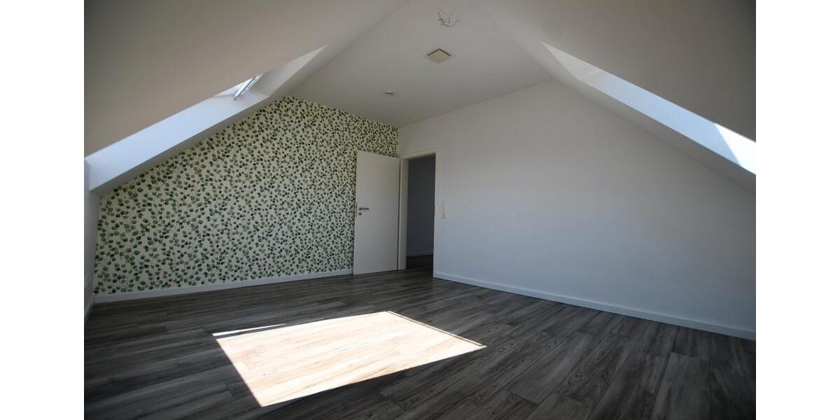 Dachgeschoßwohnung Oldenburg Bürgeresch - 4 Zimmer, 122 m&sup2;, 495.000&euro; | Angebot:27029099